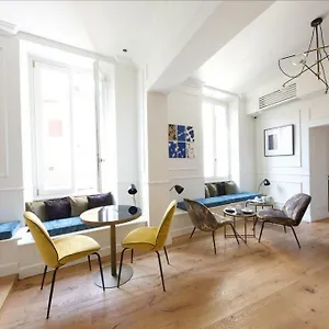 Alojamento de Acomodação e Pequeno-almoço Parisii Luxury Relais